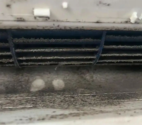 正镶白旗空调吹的风有股烧焦味是怎么回事